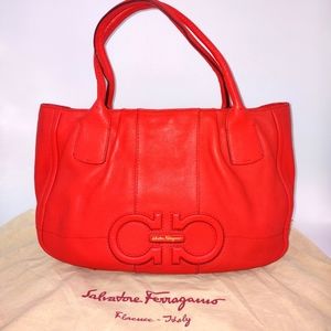 🔥🔥Crazy Sale🔥😍Closeout Salvatore Ferragamo Gancini Tote